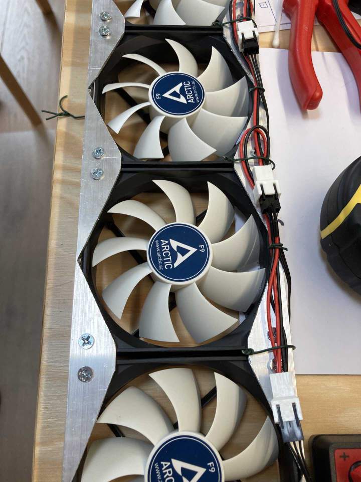 Connecting and fixing the cables