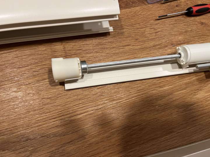 Cassette right end